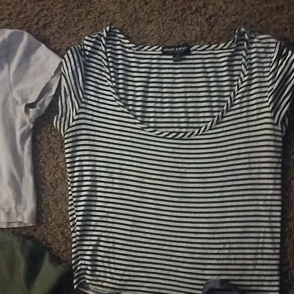 Women crop tops and cute summer shirts - Picture 2 of 5